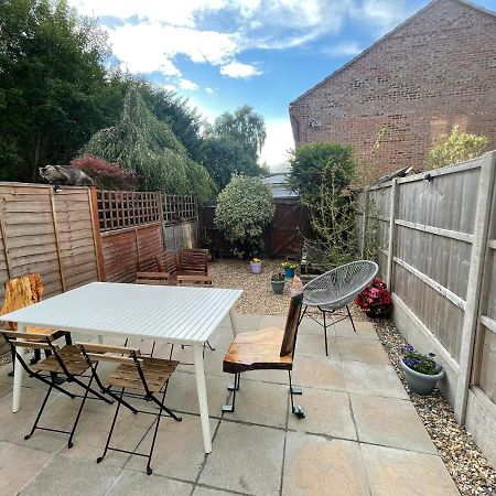 Beautiful Town House With Private Garden And Patio Villa Canford Magna Exterior photo