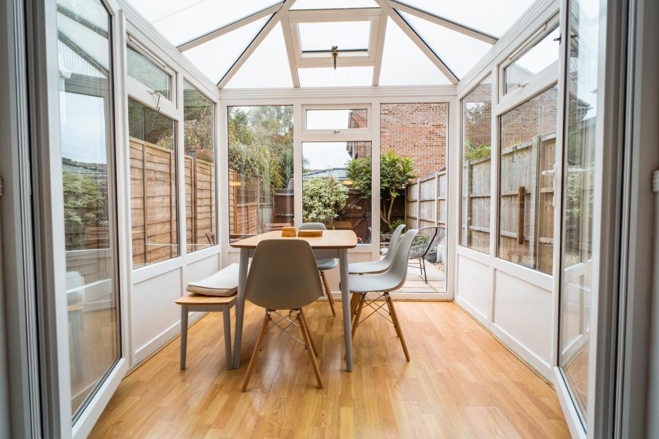 Beautiful Town House With Private Garden And Patio Villa Canford Magna Exterior photo